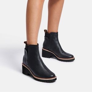 Dolce Vita Huey Lug Sole Chelsea Boot 8 50% OFF RETAIL!